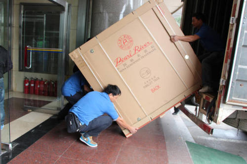 龙沙钢琴贵重工艺品无忧运